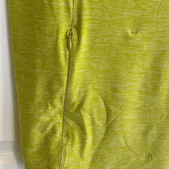 Deluth Trading Co, green, long-tail tee, size L. - Picture 2 of 4